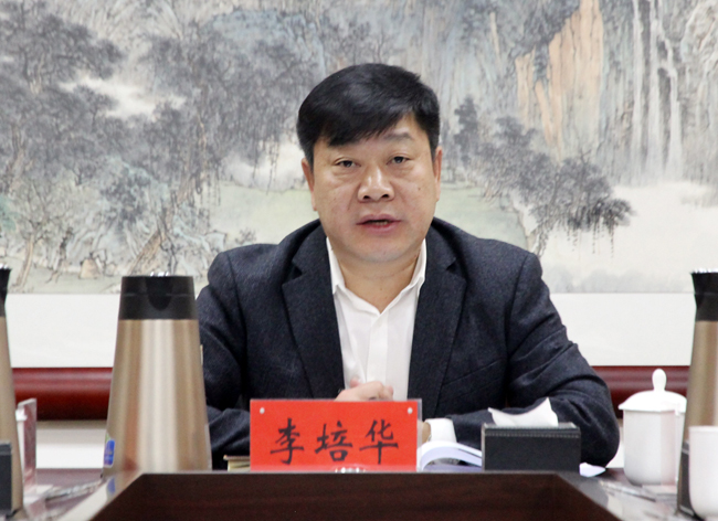 县委副书记,县长李培华指出,要充分认识到污染防治形势的严峻性和紧迫