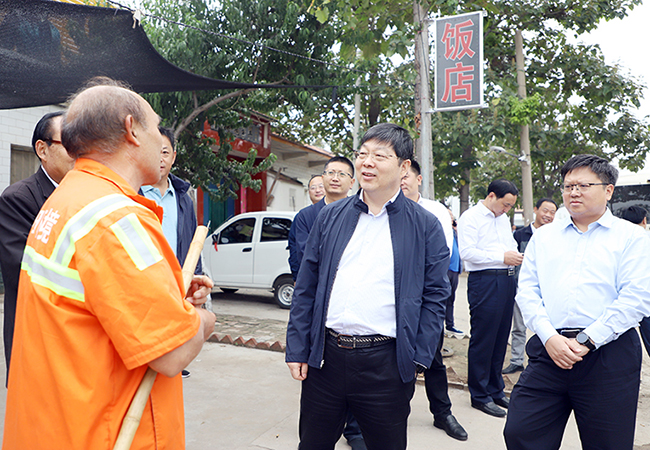 毛文明到城乡环卫一体化试点村观摩!_温县党政门户网站