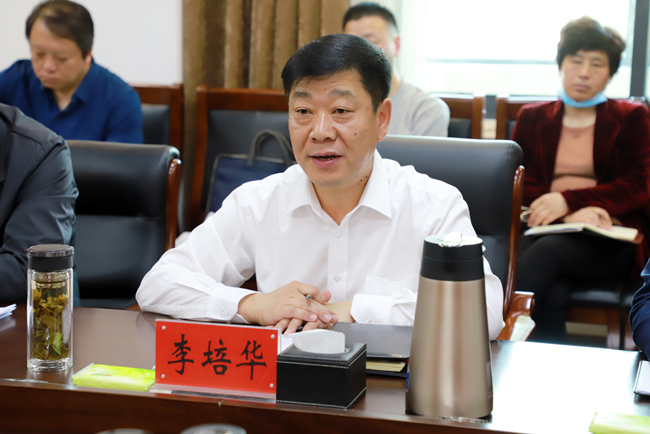 李培华讲话李培华表示,下一步温县将继续绷紧安全生产这根弦,坚决守住