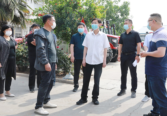 卢继成督导夏收准备,疫情防控及巩固脱贫攻坚与乡村振兴有效衔接工作