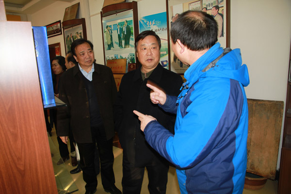 市政协副主席范涛莅温走访部分市政协委员